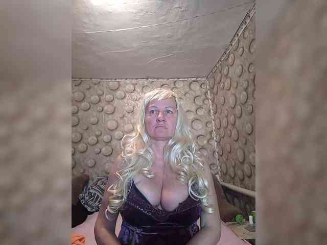 FameLara webcam
