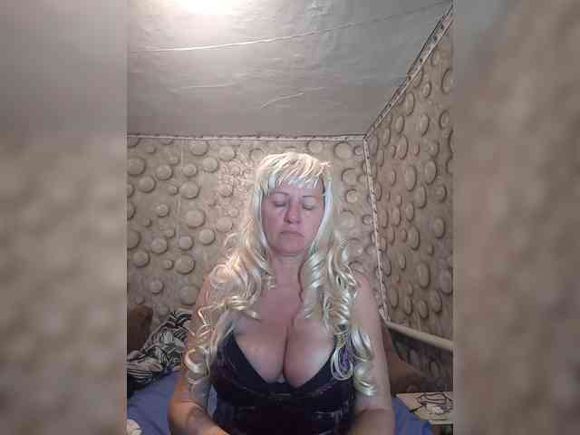 FameLara webcam