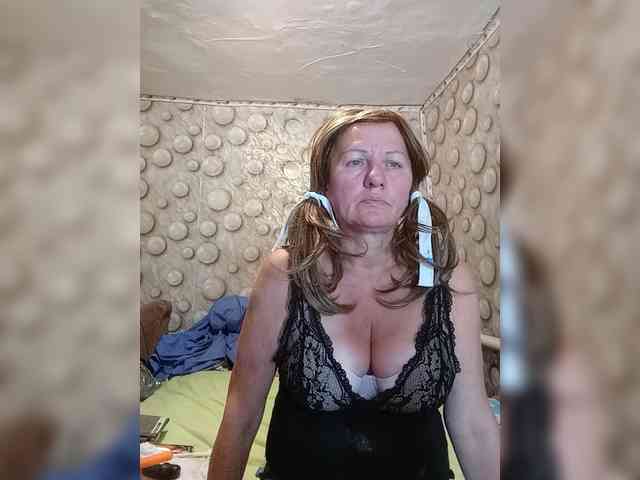 FameLara webcam