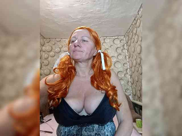 FameLara webcam