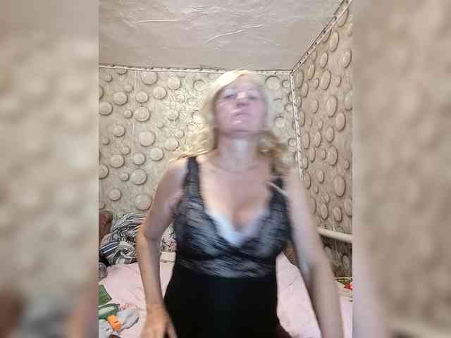 FameLara webcam