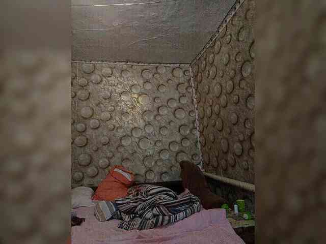 FameLara webcam