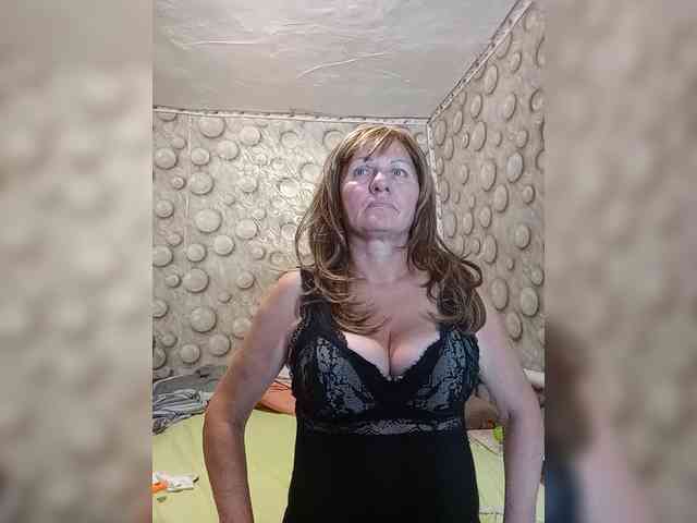 FameLara webcam