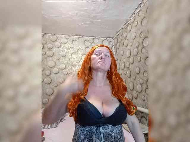 FameLara webcam