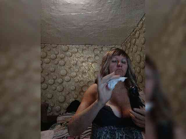 FameLara webcam