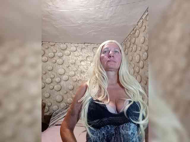 FameLara webcam