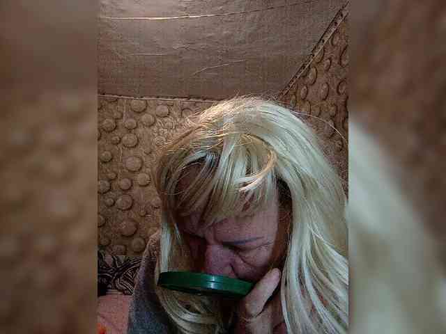 FameLara webcam