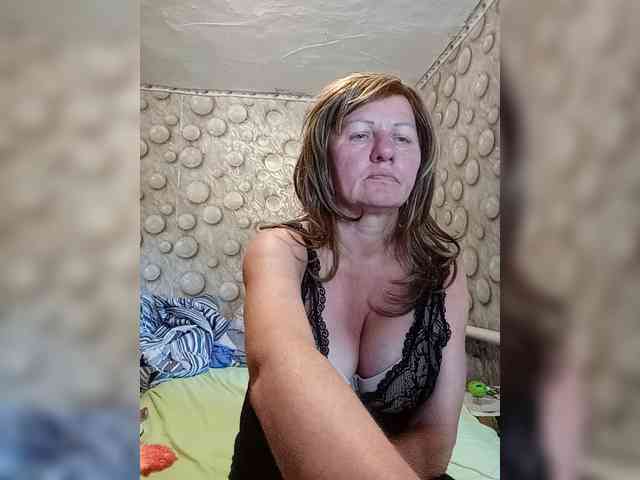 FameLara webcam