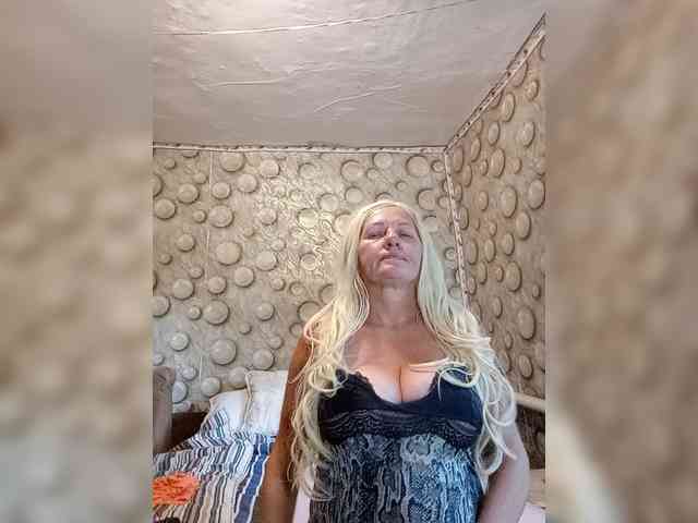 FameLara Sex Cam Show