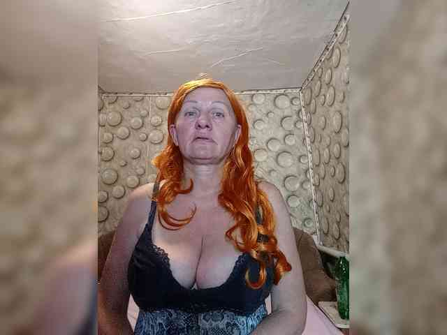 FameLara webcam