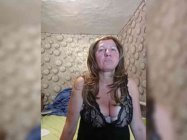 FameLara webcam