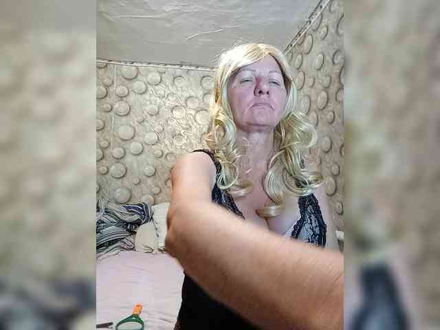 FameLara webcam