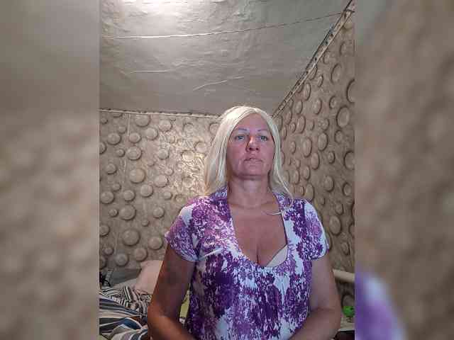 FameLara webcam