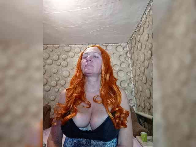 FameLara webcam