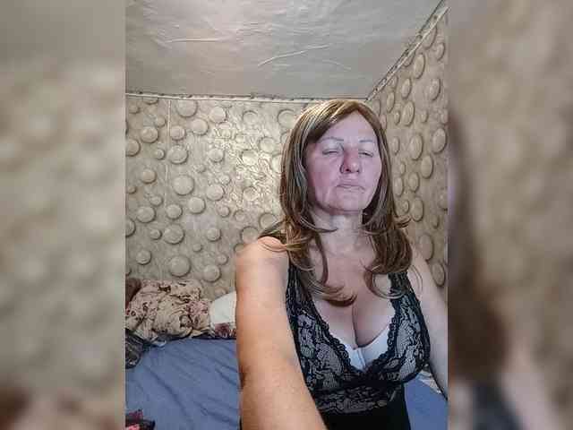 FameLara webcam