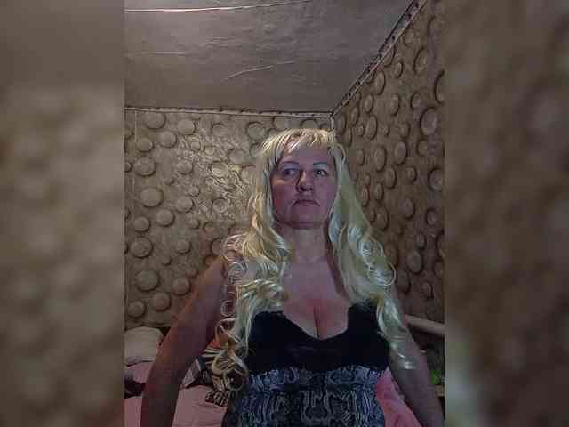 FameLara webcam