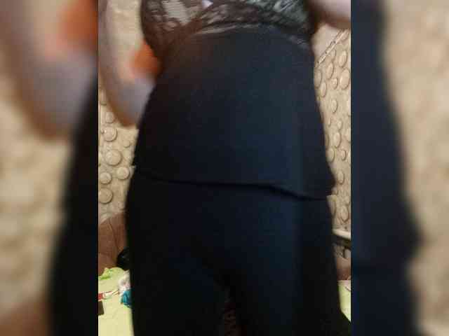 FameLara webcam