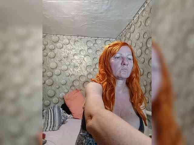 FameLara webcam