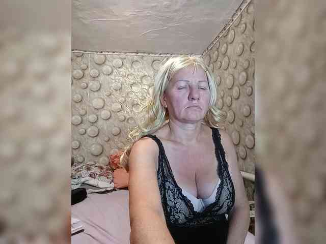 FameLara webcam