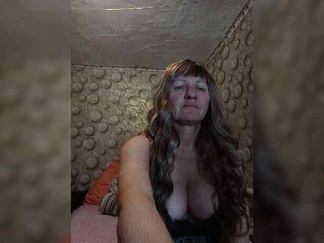 FameLara webcam