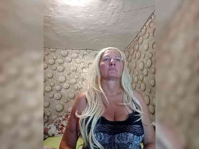 FameLara webcam