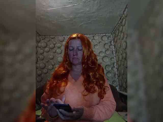 FameLara webcam