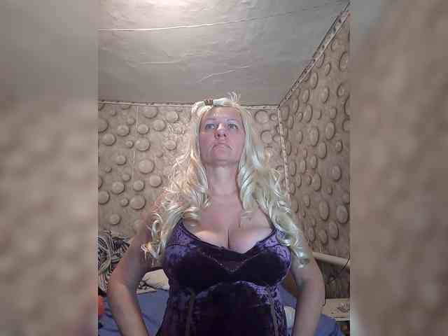FameLara webcam