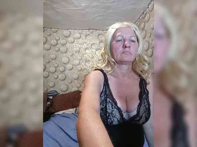 FameLara webcam