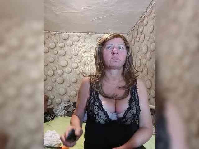 FameLara webcam