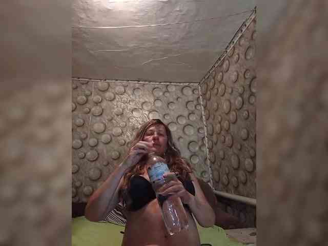 FameLara webcam