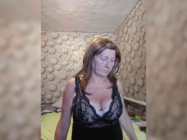 FameLara webcam