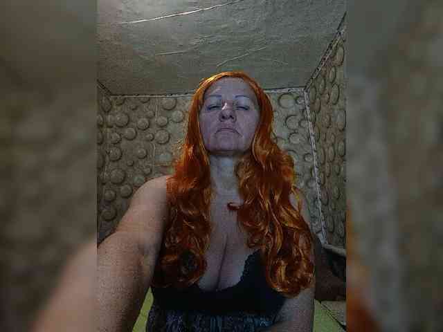 FameLara webcam