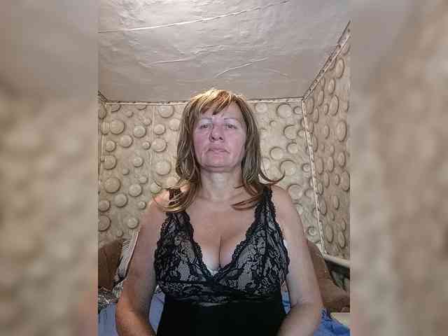 FameLara webcam