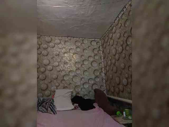 FameLara webcam