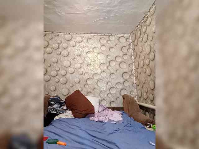 FameLara webcam