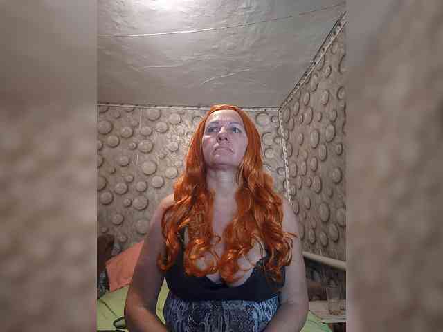 FameLara webcam