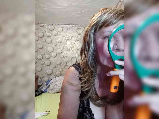 FameLara webcam