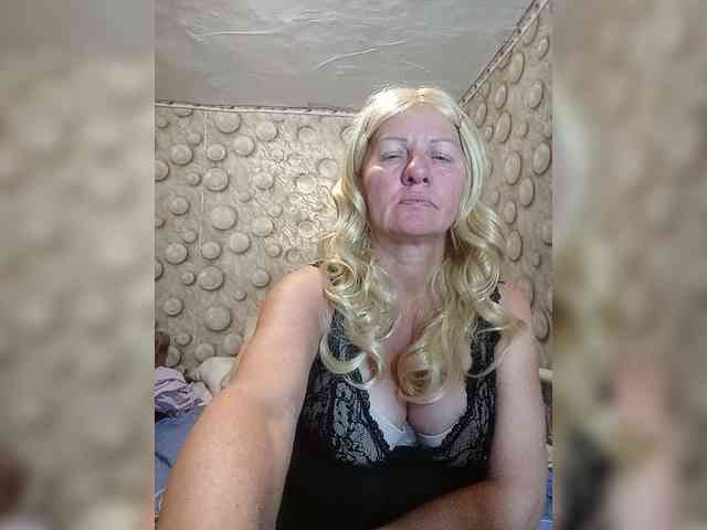 FameLara webcam