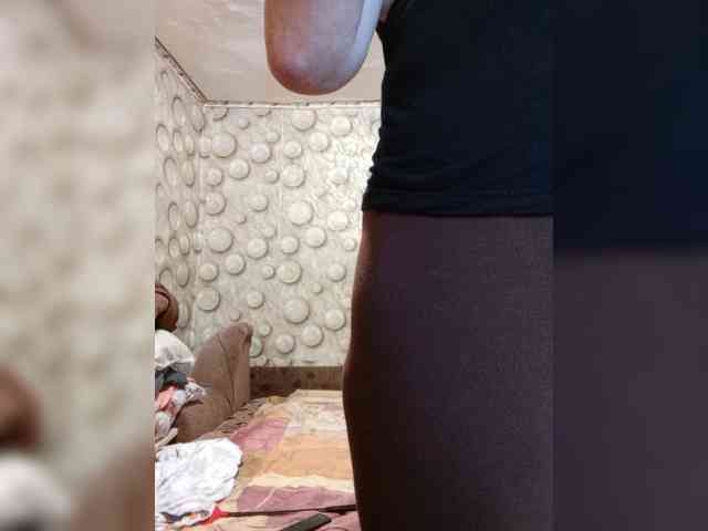FameLara webcam