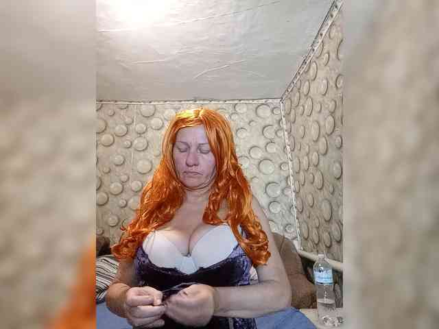 FameLara webcam