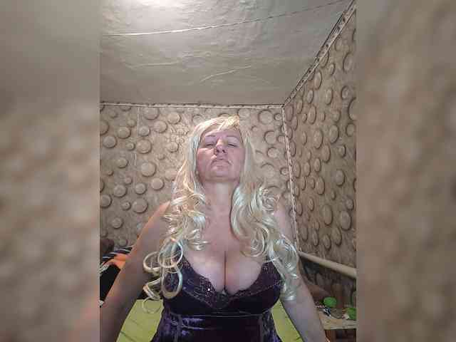 Модель: FameLara