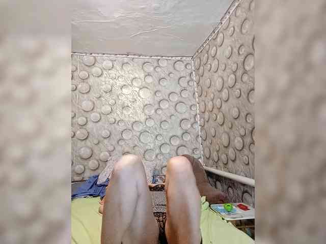 FameLara webcam