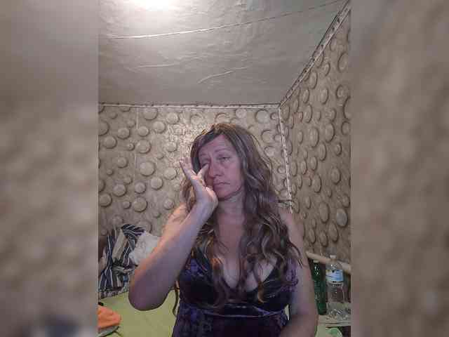 FameLara webcam