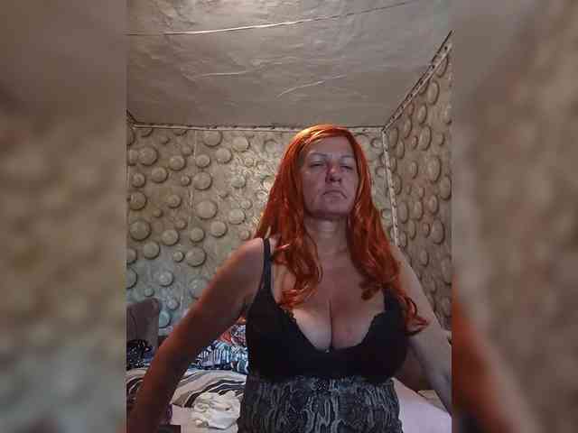 FameLara webcam