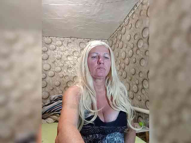 FameLara webcam