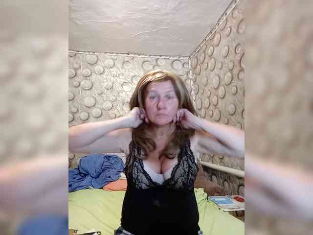 FameLara webcam