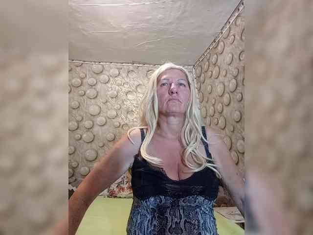 FameLara webcam