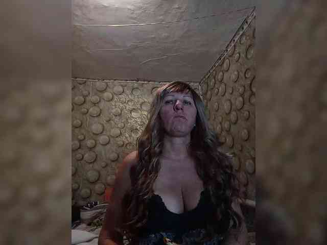 FameLara webcam