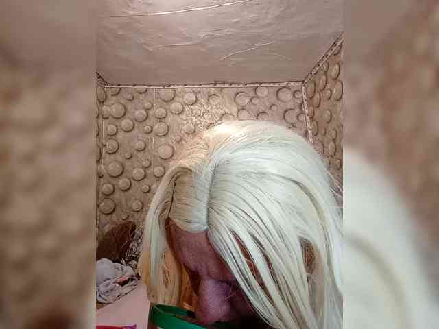 FameLara webcam