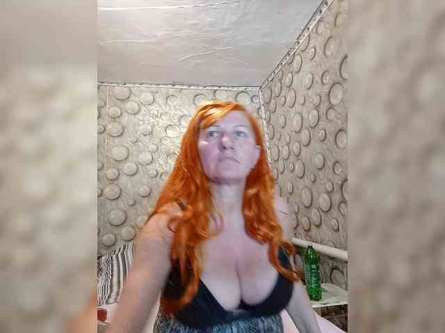 FameLara webcam